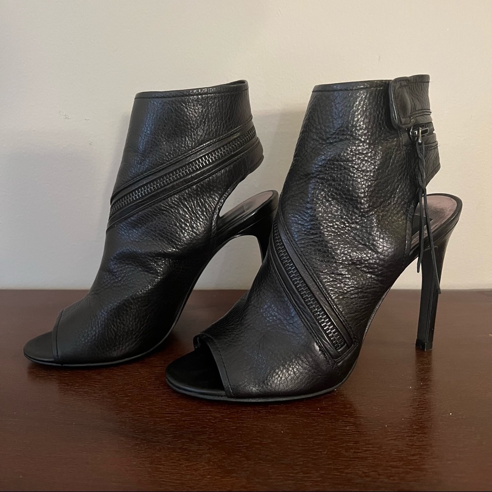 Dolce vita size 7 leather shoe boots